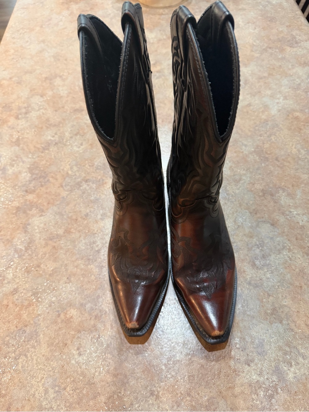 Laredo Men's Hawk Western Boots.
Size 9